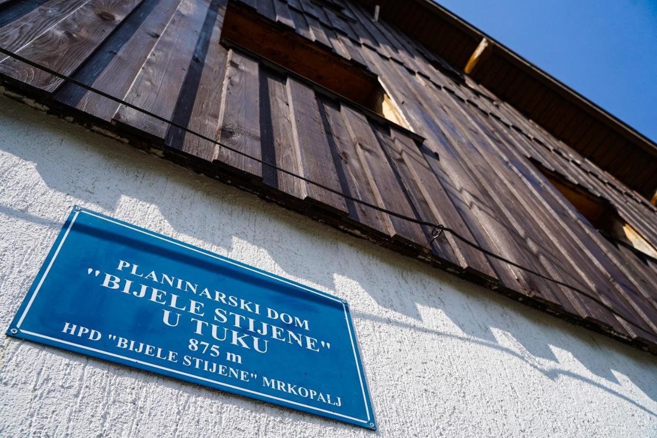 Planinarski Dom "Bijele Stijene" Mountain Lodge Tuk Vojni Eksteriør billede